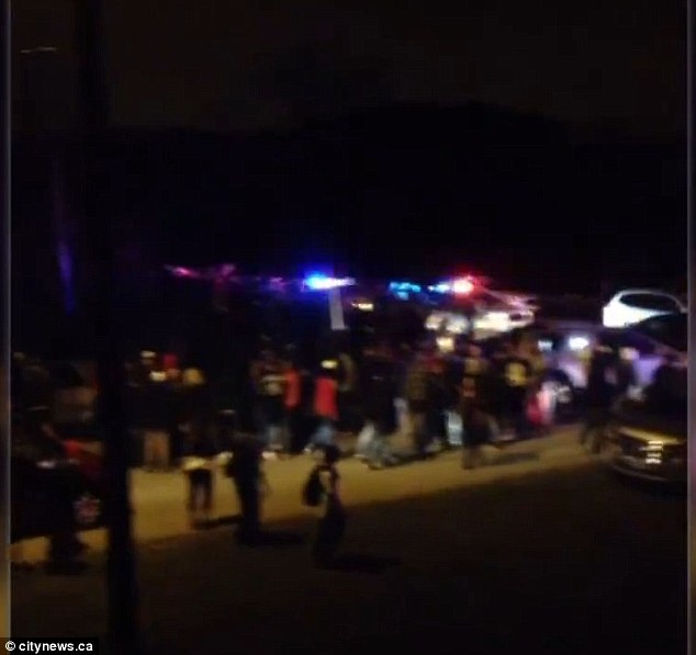 2000 людей, приглашенных на вечеринку, оставили после себя ущерб на 70000 долларов 2000 гостей на вечеринке в доме, вечеринка в особняке ущерб 70000 долларов, парень пригласил на вечеринку 2000 друзей