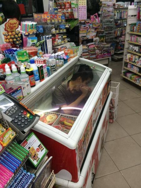 Странные снимки, фотографии не поддающиеся объяснению, странные смешные люди