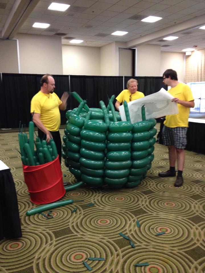 Годзилла из воздушных шариков, Годзилла 2500 воздушных шариков