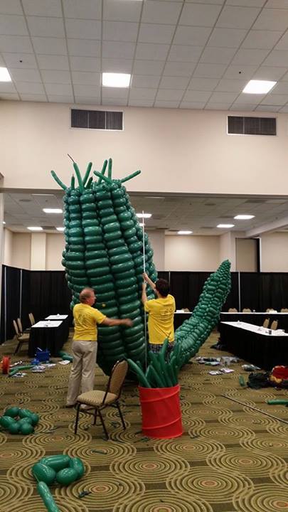 Годзилла из воздушных шариков, Годзилла 2500 воздушных шариков