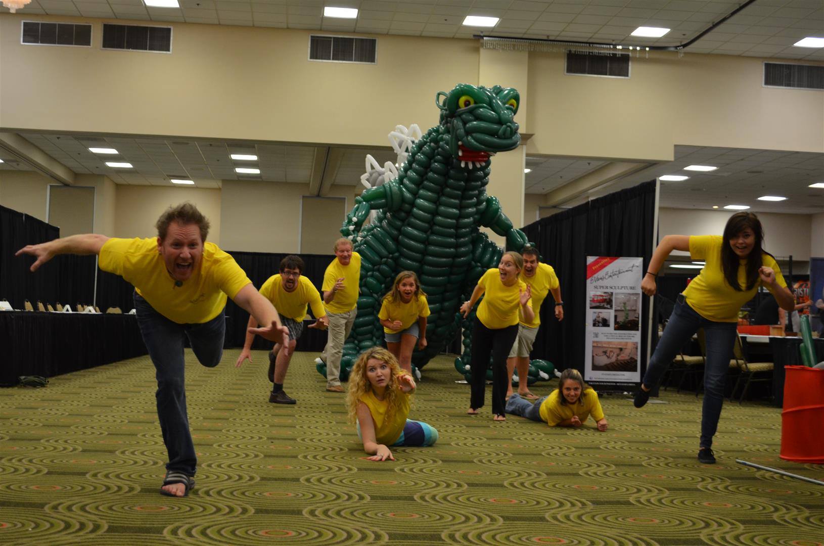 Годзилла из воздушных шариков, Годзилла 2500 воздушных шариков