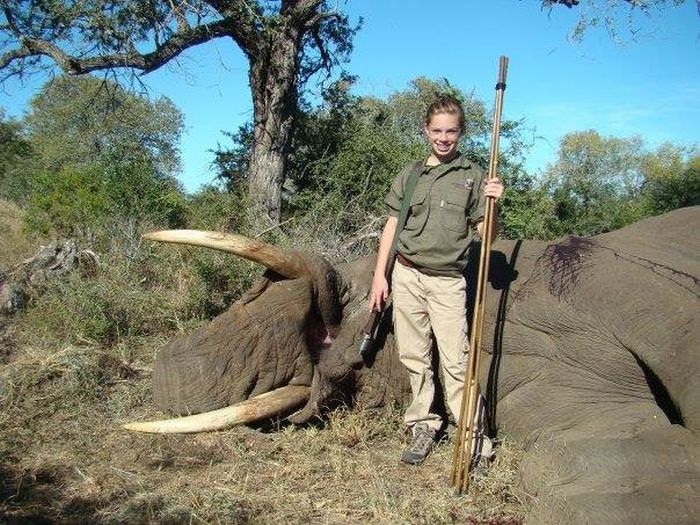 Жестокое хобби кровожадной болельщицы Кендалл Джонс Kendall Jones Кендалл Джонс, Жестокое хобби Кендалл Джонс