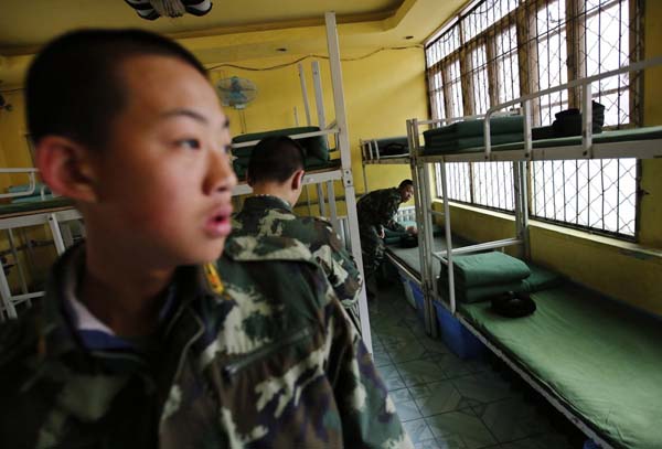 Как в Китае борются с интернет-зависимостью борьба с интернет зависимостью Китай, лагеря центры для лечения интернет зависимости