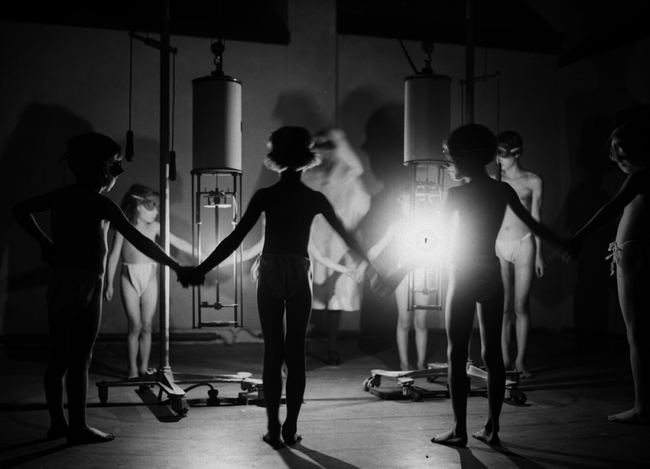 Сумасшедшие способы лечения, в существование которых трудно поверить Сумасшедшие способы лечения, страшные методы лечения, необычное лечение