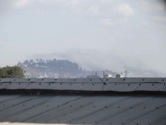 Полчища саранчи затмили небо Мадагаскара Полчища саранчи, саранча небо Антананариву, саранча в небе Мадагаскар