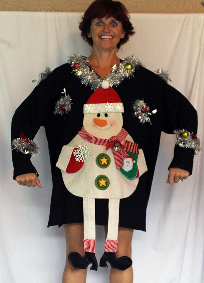 Женщина продает свитера на ebay, нашла необычный способ продает свитера на ebay, упоротыйвид женщины свитера на ebay