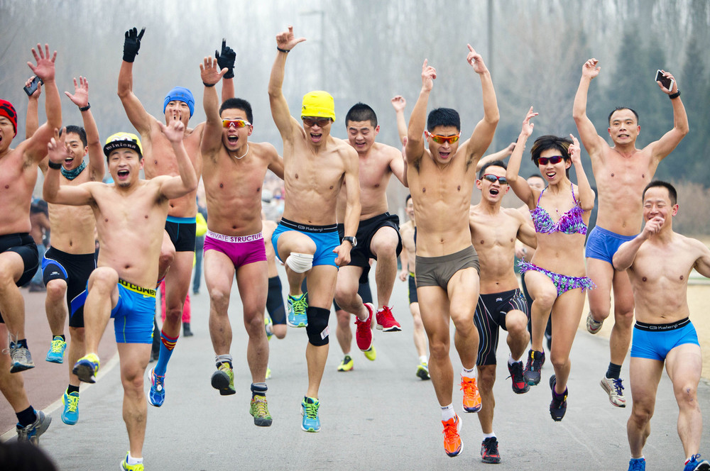 Беременная китаянка,, на полуголом ,марафоне, Undie Run