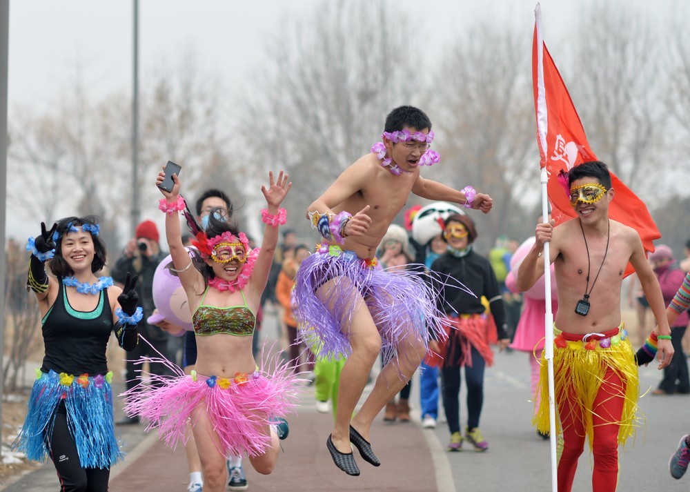 Беременная китаянка,, на полуголом ,марафоне, Undie Run