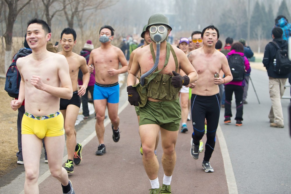 Беременная китаянка,, на полуголом ,марафоне, Undie Run