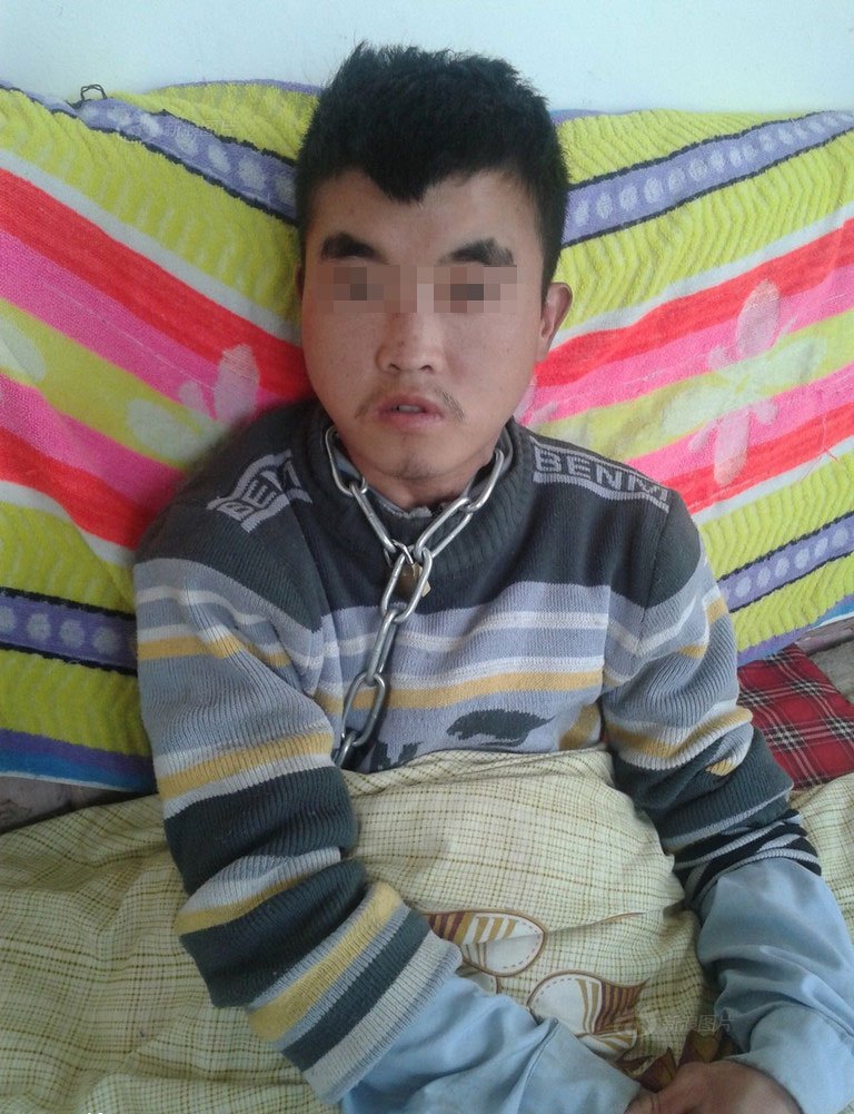 родители посадили сына на цепь, наказание за воровство, Чжуан Юань Chuang Yuan