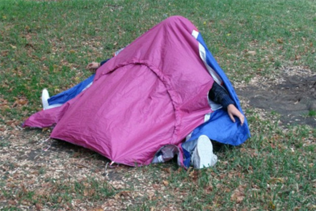 25 нелепых туристических гаджетов, призванных поднять комфорт путешествий на новый уровень туристические гаджеты, приспособления для путешественников, гаджеты для туристов