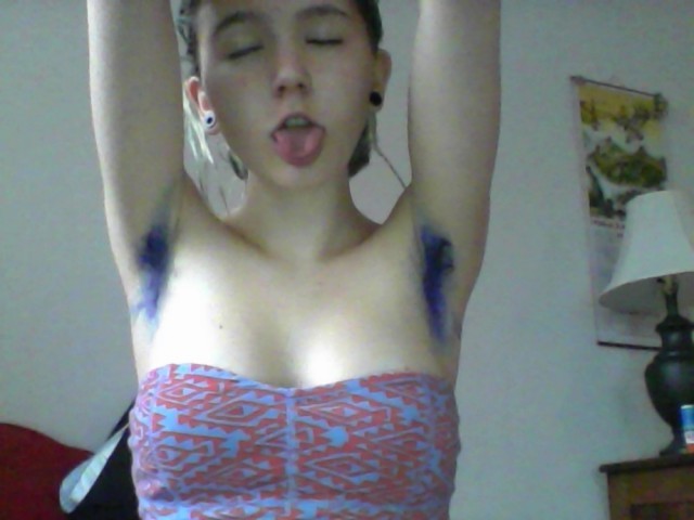 #Dyedpits, ladypithair, разноцветные подмышки, девушки красят волосы подмышками