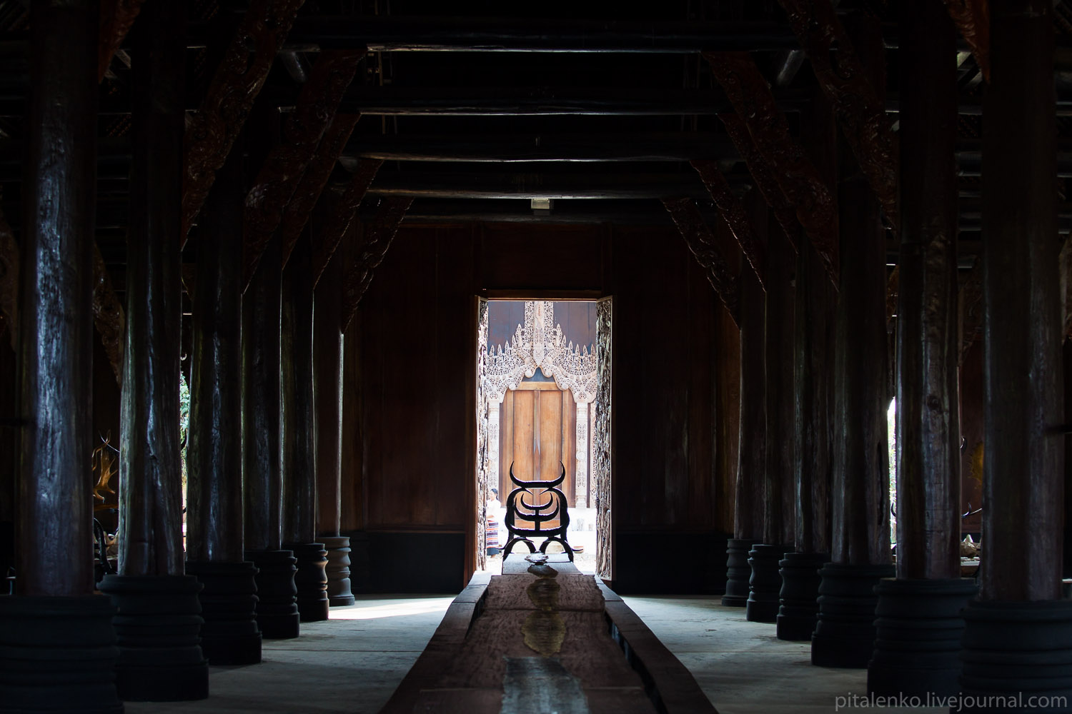 Чёрный дом на севере Таиланда, Baan Si Dum, Чианграй, Thawan Duchanee