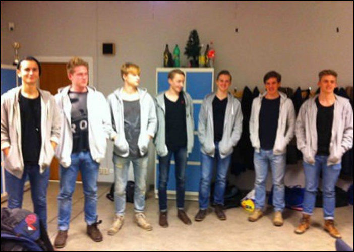 Повсюду клоны! Люди, случайно встретившие своих повсюду клоны, люди в одинаковой одежде, встретили двойников, одинаковое одетые