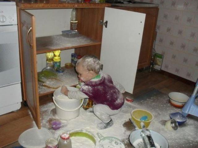 маленькие хулиганы, дети шалят, дети балуются 