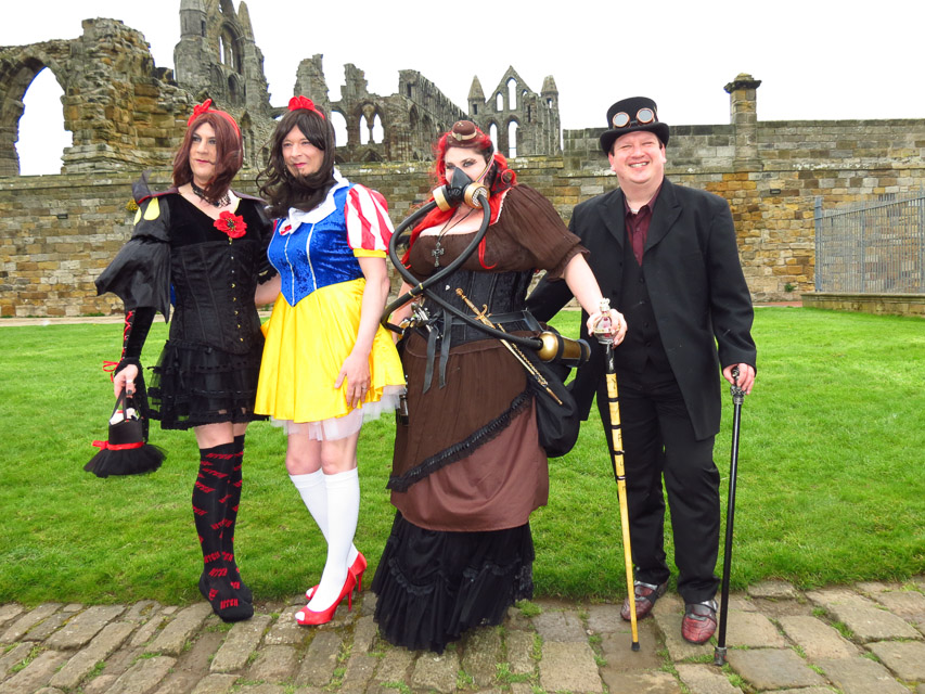Впечатляющий фестиваль любителей готики Whitby Gothic Weekend 2014, готика, готы