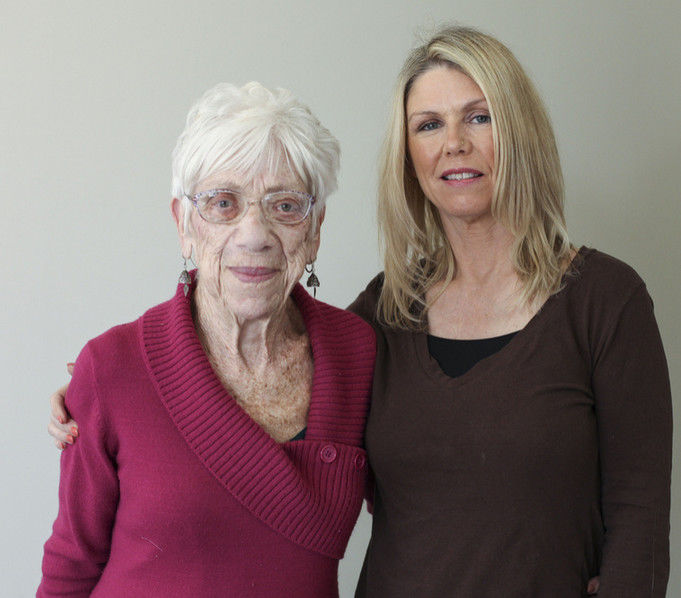 31-летний парень, который встречается с 91-летней старушкой Парень встречается 91-летней старушкой, парень встречается с бабушкой, мужчина любит бабушек, Кайл Джонс, Kyle Jones, Марджори Маккул, Marjorie McCool