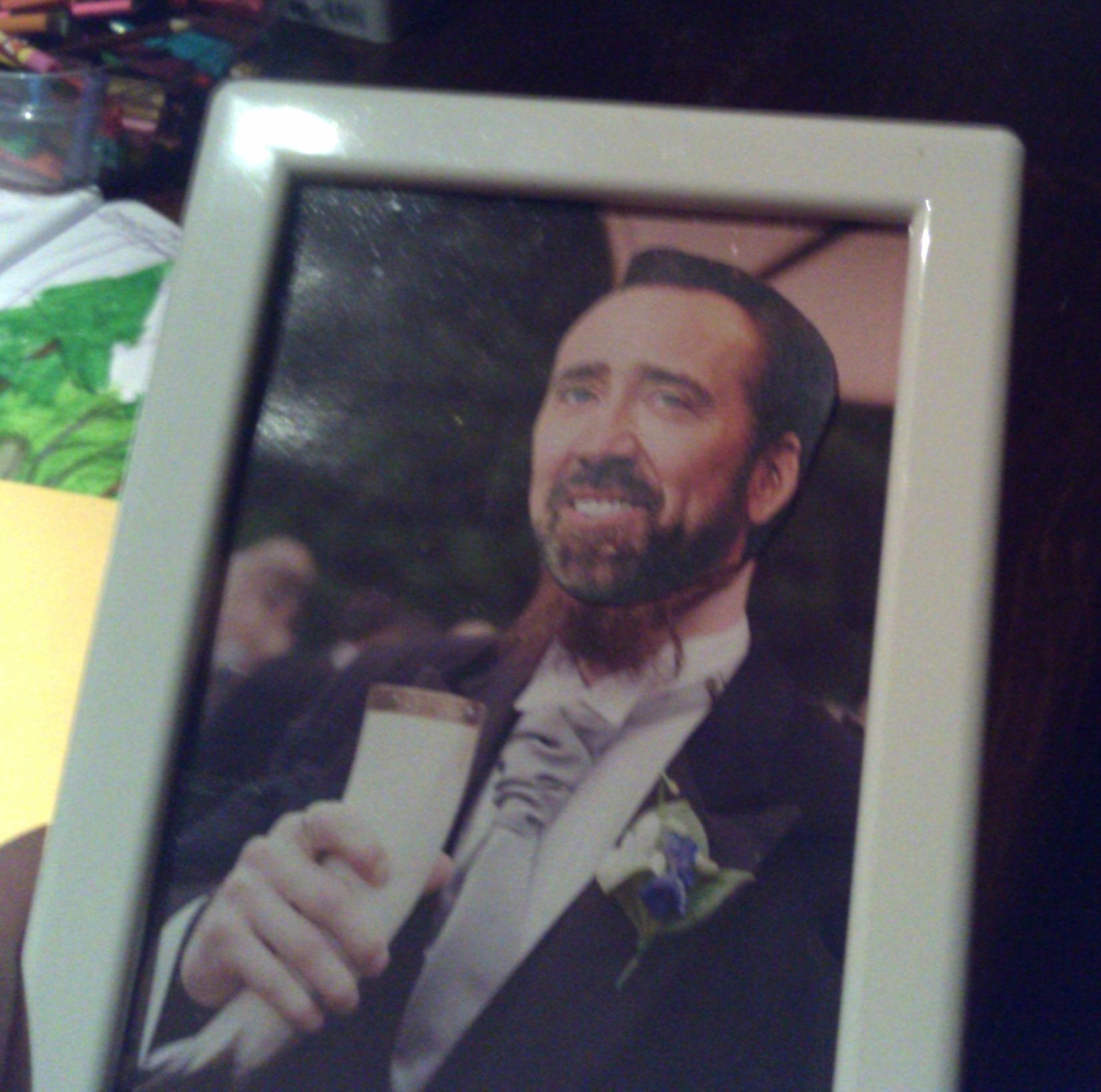 Забавный розыгрыш над братом, который терпеть не может Николаса Кейджа Розыгрыш Николас Кейдж, расклеили головы Николаса Кейджа по дому, наклеили головы Николаса Кейджа