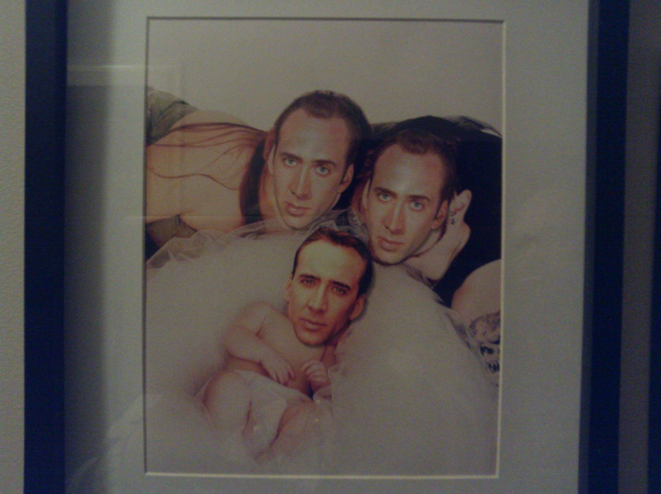 Забавный розыгрыш над братом, который терпеть не может Николаса Кейджа Розыгрыш Николас Кейдж, расклеили головы Николаса Кейджа по дому, наклеили головы Николаса Кейджа