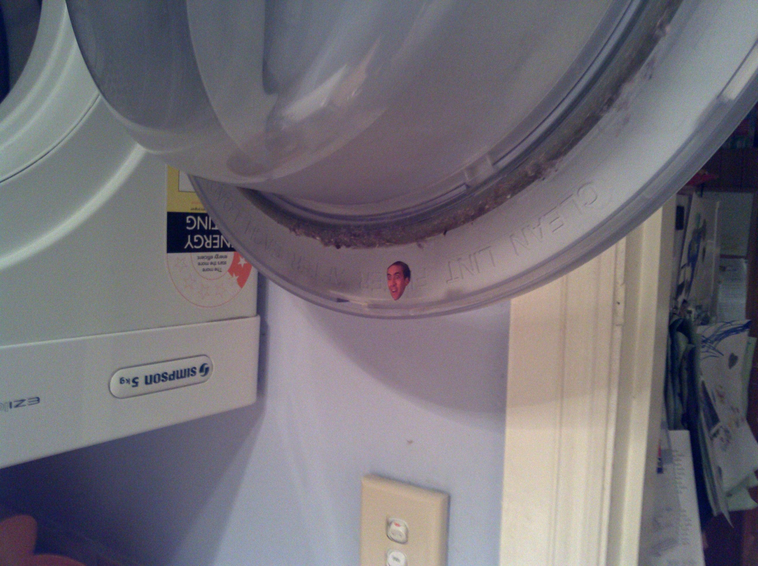 Забавный розыгрыш над братом, который терпеть не может Николаса Кейджа Розыгрыш Николас Кейдж, расклеили головы Николаса Кейджа по дому, наклеили головы Николаса Кейджа