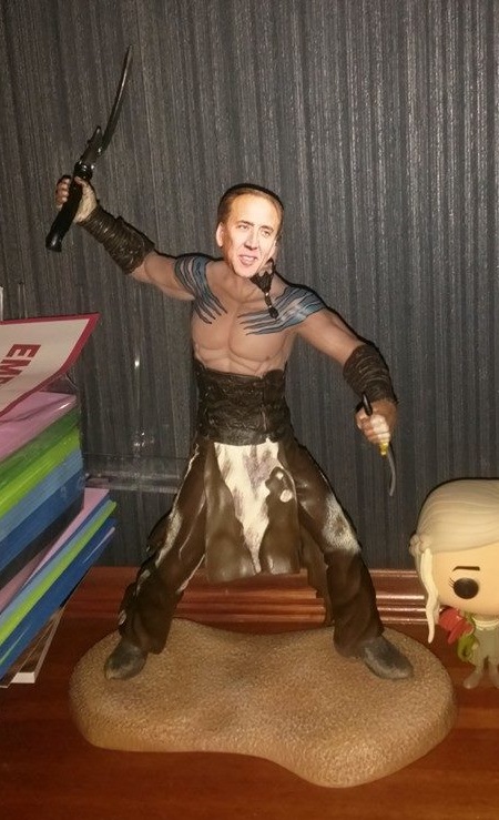 Забавный розыгрыш над братом, который терпеть не может Николаса Кейджа Розыгрыш Николас Кейдж, расклеили головы Николаса Кейджа по дому, наклеили головы Николаса Кейджа