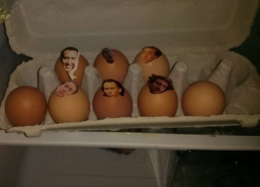 Забавный розыгрыш над братом, который терпеть не может Николаса Кейджа Розыгрыш Николас Кейдж, расклеили головы Николаса Кейджа по дому, наклеили головы Николаса Кейджа