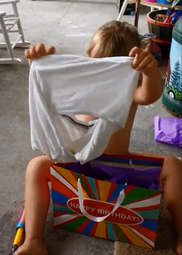 Мама подарила дочке мужские трусы, девочка получила мужские трусы. мужские трусы для дочери, Джесси Итон, Jessi Eaton