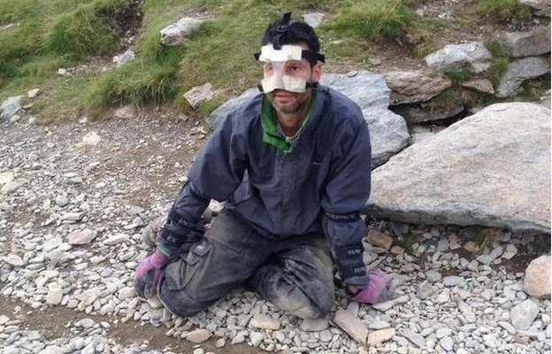 Англичанин закатил носом кочанчик брюссельской капусты на вершину горы Стюарт Кеттел, Stuart Kettell, закатил носом кочан капусты на гору, вилок брюссельской капусты на гору