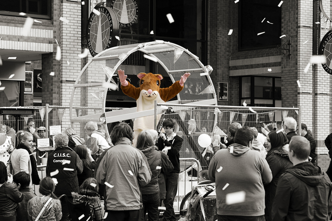 Англичанин закатил носом кочанчик брюссельской капусты на вершину горы Стюарт Кеттел, Stuart Kettell, закатил носом кочан капусты на гору, вилок брюссельской капусты на гору