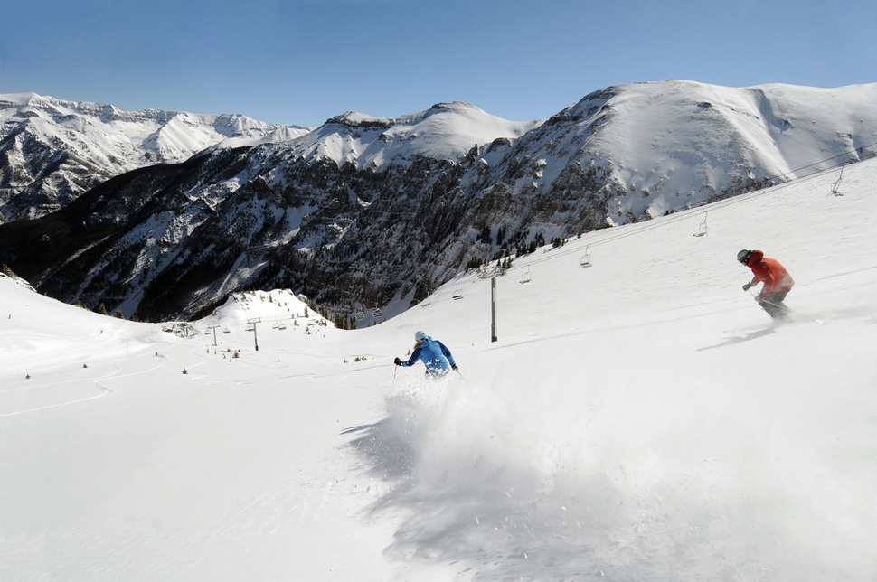заснеженные природные места, снежные горы, природа в снегу, города под снегом