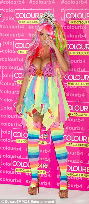 кэти прайс, кэти прайс беременна, сумасшедшее платье кэти прайс