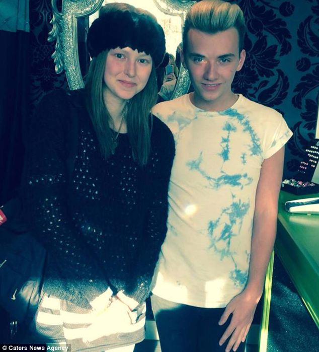 Родители нашли душещипательное послание, оставленное их дочерью, умершей от рака Душераздирающее послание на зеркале, умершая от рака девочка оставила послание, Афина Орчард Athena Orchard