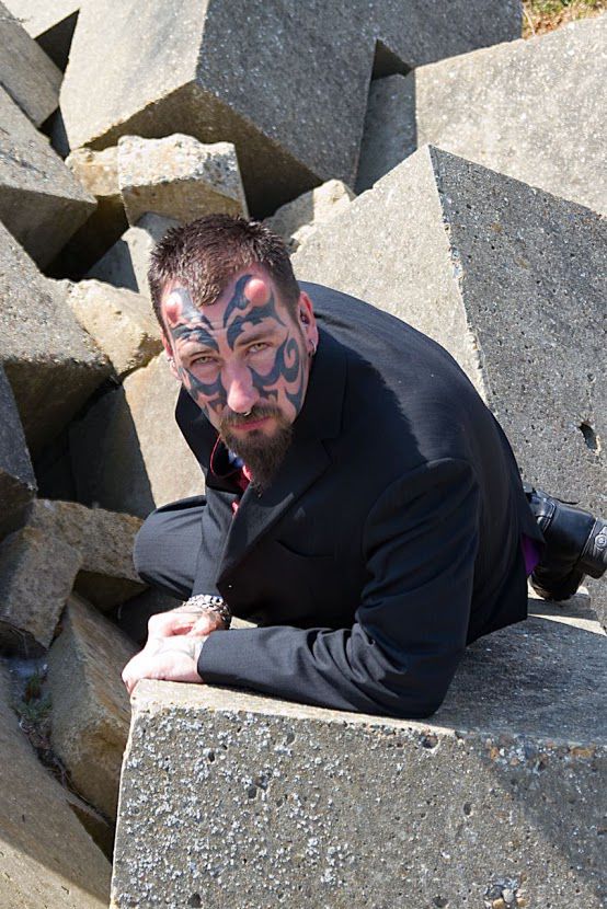 модификации в дьявола, бодимодификации превратиться в дьявола, мечтает стать похожим на дьявола, Гэвин Пэслоу, Gavin Paslow