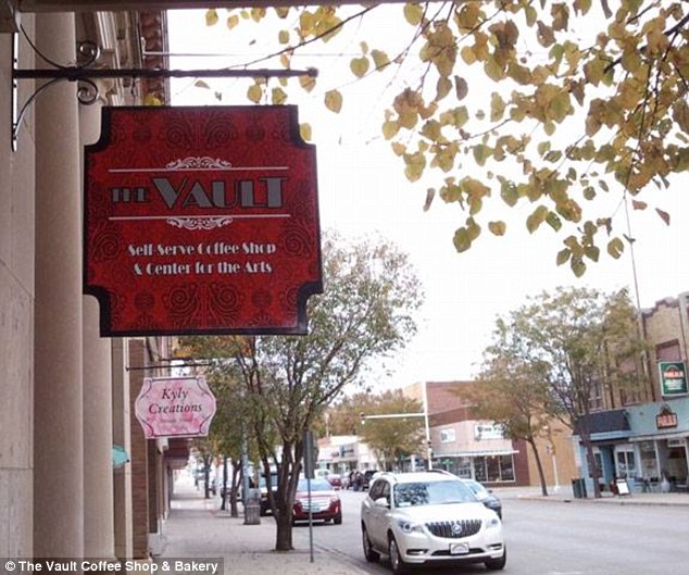 «The Vault» - уникальное кафе без обслуживающего персонала The Vault coffe shop, кафе без персонала