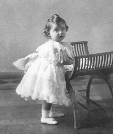 мальчики в платьях, IXI век мальчики платья