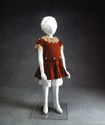 мальчики в платьях, IXI век мальчики платья