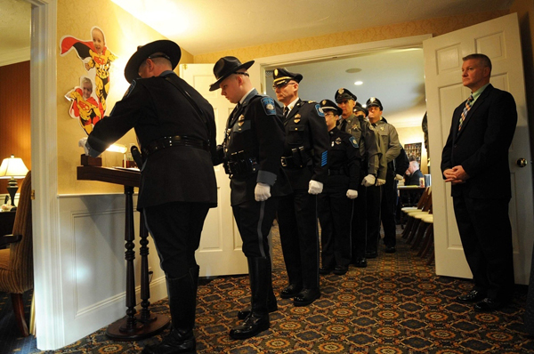 Похороны, Джесси Хейккила, Jesse Heikkila ,пришли проводить, офицеры полиции, супергерои