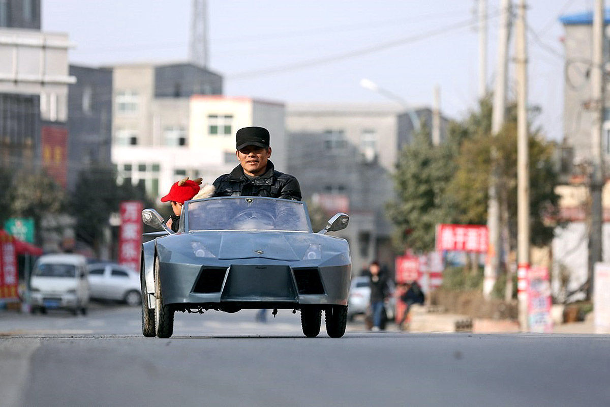 Дедушка построил мини-Lamborghini своими руками для маленького внука дедушка сделал Lamborghini, Lamborghini для внука, мини-Lamborghini, сделал Ламборгини своими руками