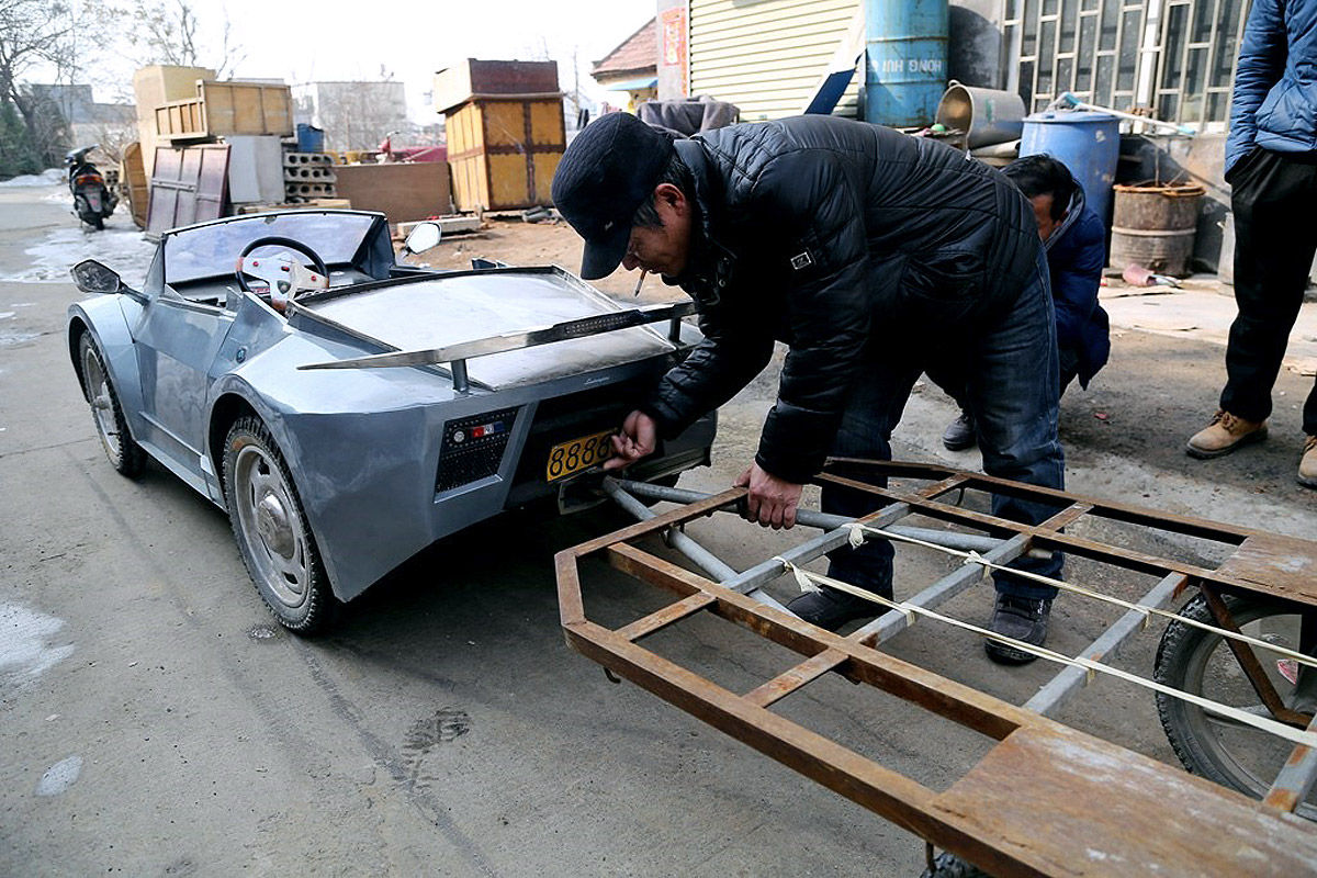 Дедушка построил мини-Lamborghini своими руками для маленького внука дедушка сделал Lamborghini, Lamborghini для внука, мини-Lamborghini, сделал Ламборгини своими руками