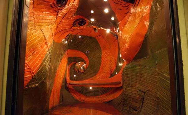 необычный лифт в Нью-Йорке, разрисованный лифт Квинс Нью-Йорк, Ник Карр, Nick Carr