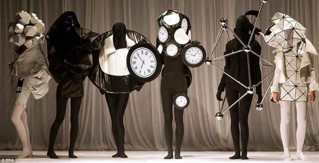 Сумасшедшая мода, подиумная мода