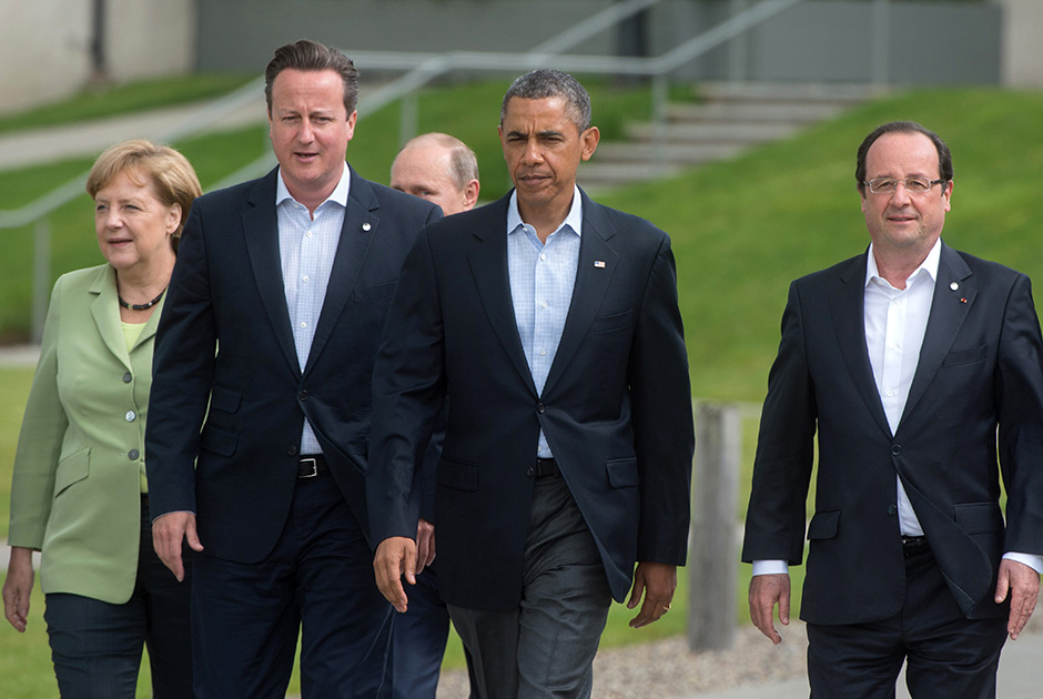 звёзды влезшие в кадр, фотобомбы звёзд, звёзды испортившие фотографии 