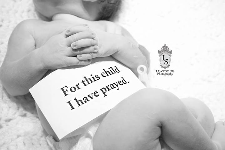 Посмертная фотосессия в память о новорождённой дочери Посмертная фотосессия для дочери, Родители сделали посмертную фотосессию