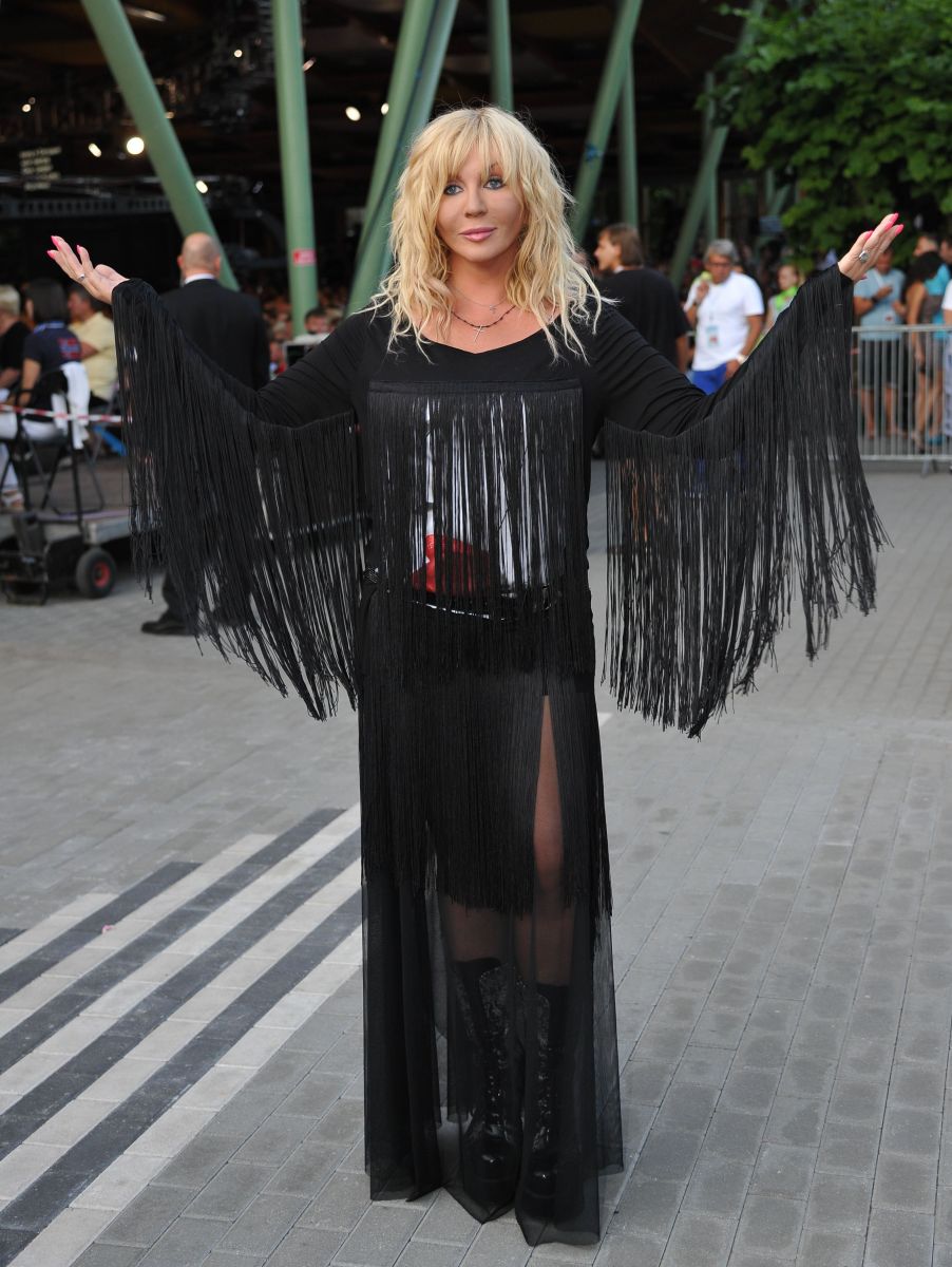 худшие наряды  образы новая волна 2014, нелепые наряды новая волна 2014