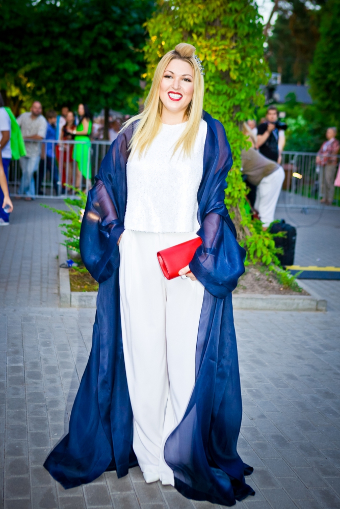 худшие наряды  образы новая волна 2014, нелепые наряды новая волна 2014