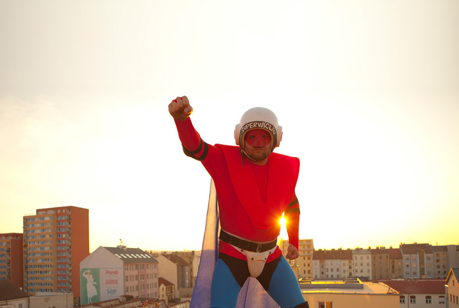 Супергерои нашего времени, готовые прийти на помощь в любую минуту супергерои современности, герои нашего времени