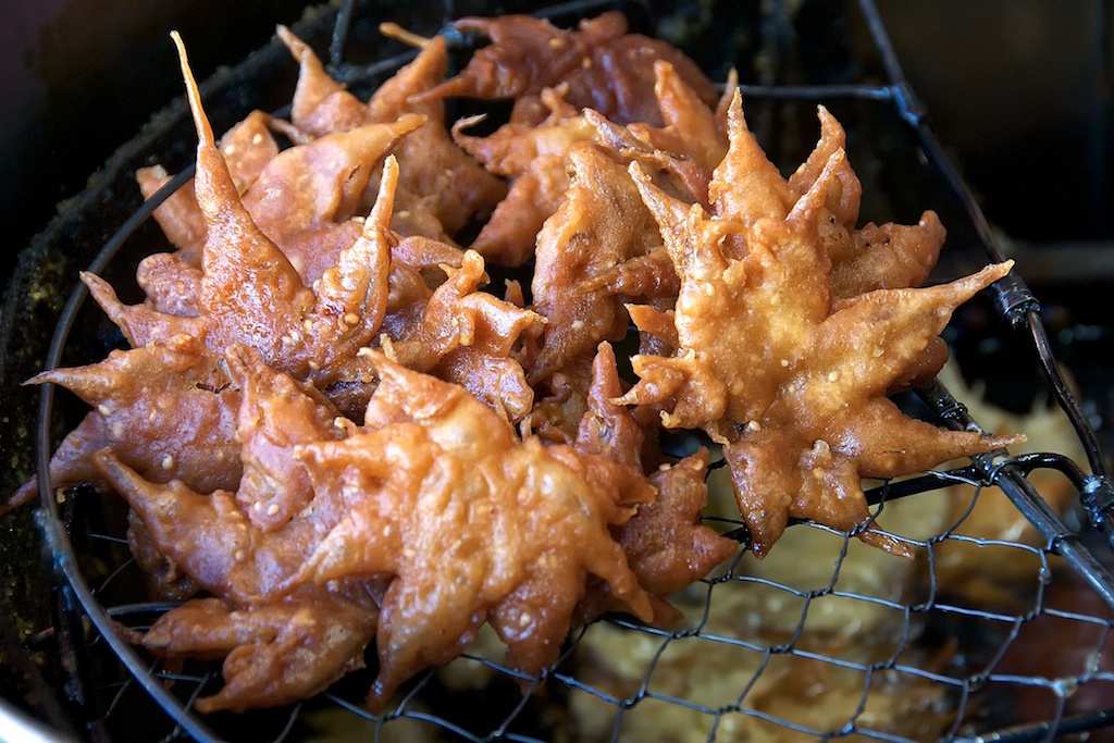 Fried Maple Leaves, Жаренные кленовые листья, японцы едят листья, жаренные листья Япония