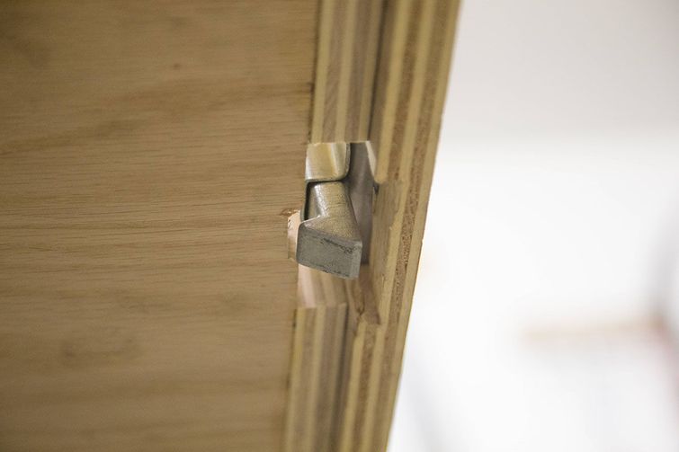 превратил пикап в дом на колесах, трейлер из пикапа, пикап для путешествий