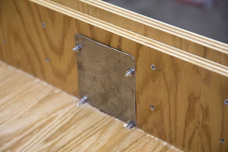 превратил пикап в дом на колесах, трейлер из пикапа, пикап для путешествий