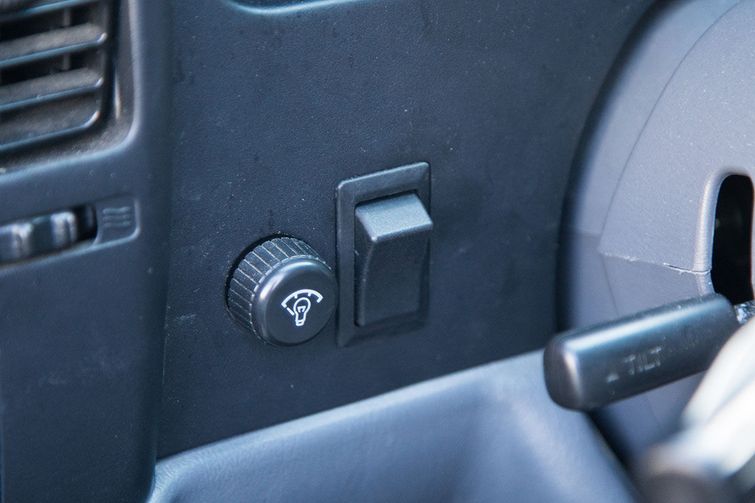 превратил пикап в дом на колесах, трейлер из пикапа, пикап для путешествий